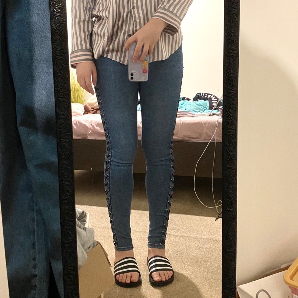 SOLD Topshop Jamie lacing down jeans
